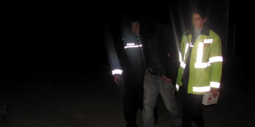 Tinerii opriţi de către poliţişti erau băuţi