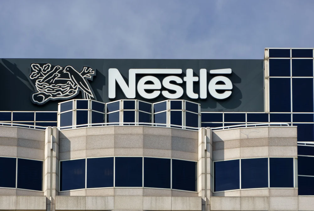 Nestlé concediază16.000 de angajaţi la nivel mondial. Directorul general: „Ne transformăm modul de lucru”