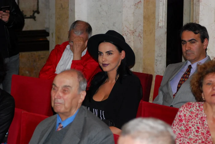 Lavinia este topită după iubitul ei, Ştefan Bănică jr. şi îl susţine în orice împrejurare