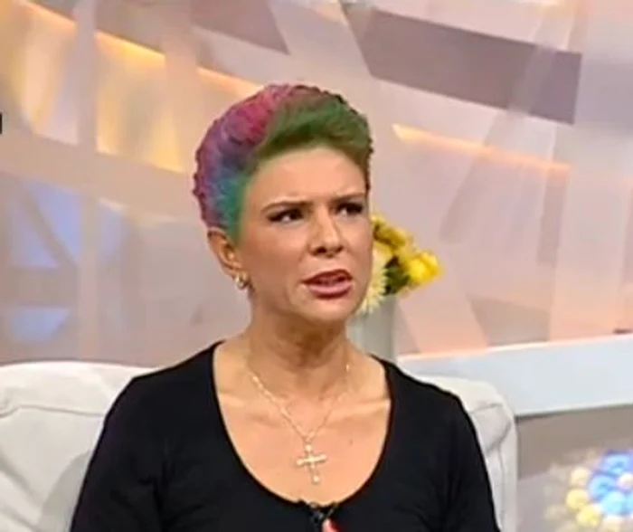 Teo şi noua ei frezăFoto Kanal D