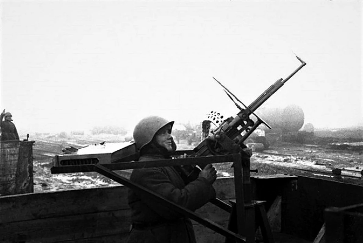 Mitralieră folosită de apărarea antiaeriană sovietică în timpul celui de-al Doilea Război Mondial (© Wikimedia Commons)