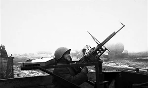 Mitralieră folosită de apărarea antiaeriană sovietică în timpul celui de-al Doilea Război Mondial (© Wikimedia Commons)