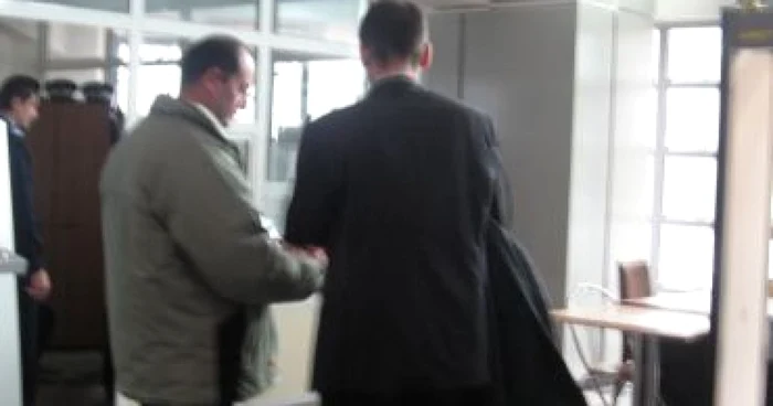 Constanta: UPDATE Învinuiţii din dosarul plăcuţelor de înmatriculare rămân în libertate