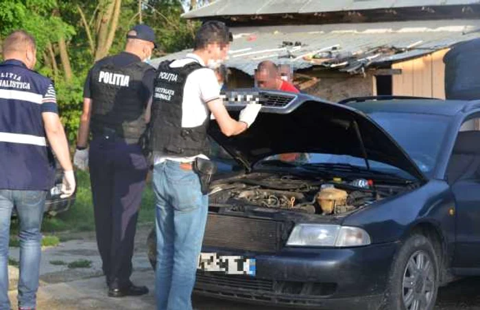 Forţele de ordine au descins la locuinţele suspecţilor de furt FOTO IPJ Ialomiţa