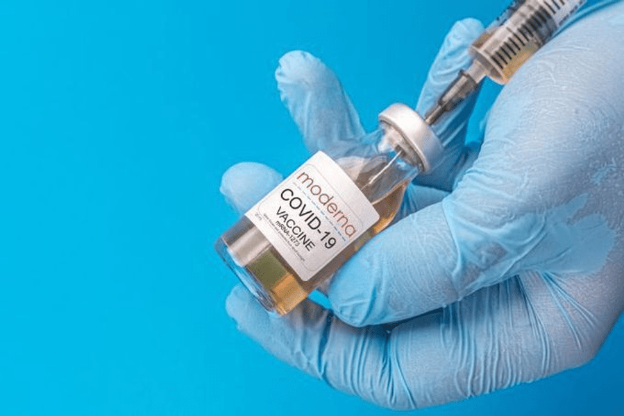 Moderna a primit aprobarea pentru vaccinul împotriva Omicron destinat copiilor