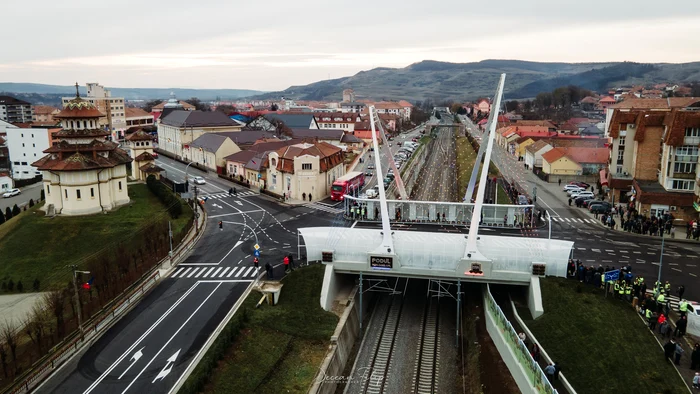 Podul supra-traversează calea ferată FOTO Primăria Blaj