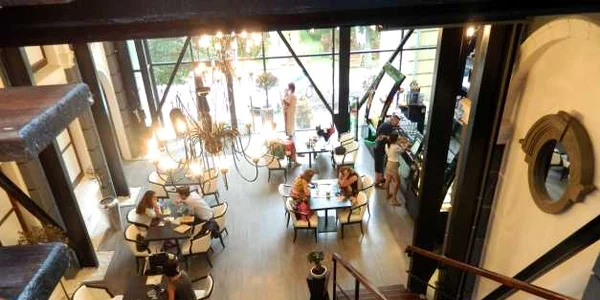 Cafe Antipa Aura Clara Marinescu