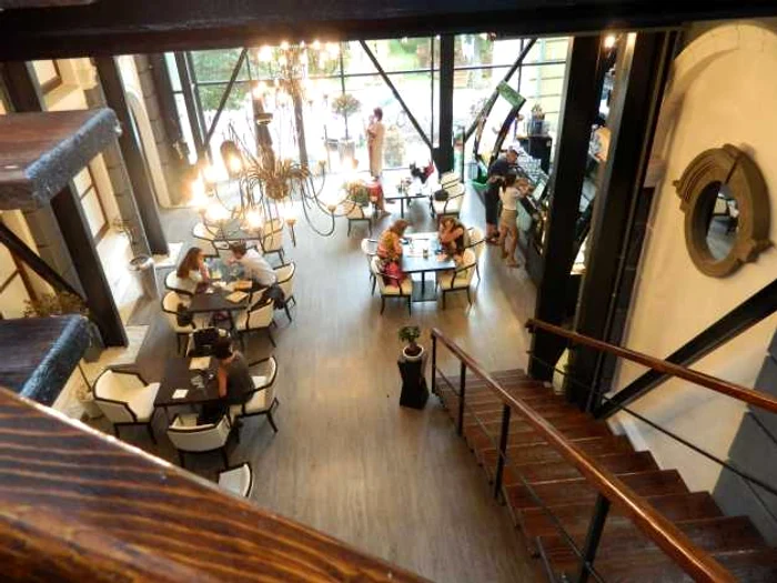 Cafe Antipa, un loc perfect de relaxare, în coasta muzeului din Piaţa Victoriei FOTO: Aura Clara Marinescu