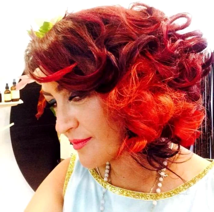 Vedeta și-a vopsit părul în nuanțe de roșcat