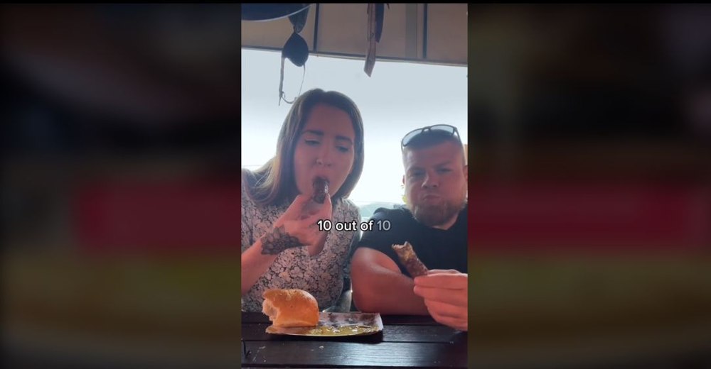 Americani mâncând mici, zacuscă, jumări și sarmale, pe TikTok: „Nota 10 din 10!“ VIDEO