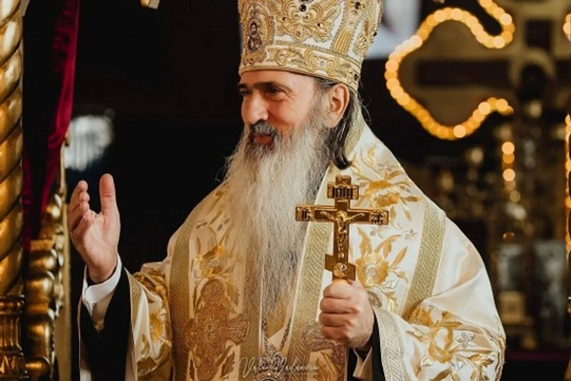 
    Teodosie Snagoveanul va aduce lumina de Înviere prin Portul Tomis într-o procesiune ca în vremurile dinaintea pandemieiFoto: deinteres.ro  