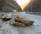 caderi de pietre pe soseaua spre lunca cernii de jos foto daniel guta adevarul