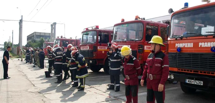 Demonstraţiile pompierilor vor fi şi în acest an punctul de atracţie al manifestărilor de la „Ziua Porţilor Deschise“ (foto: Alex Policală)