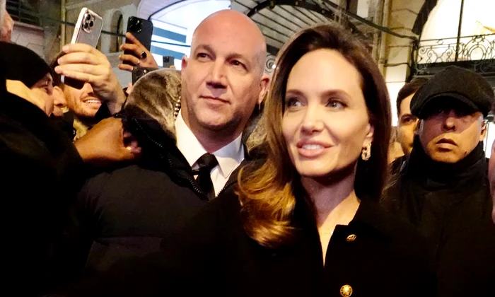 Angelina Jolie la Paris, Profimedia (5) jpg