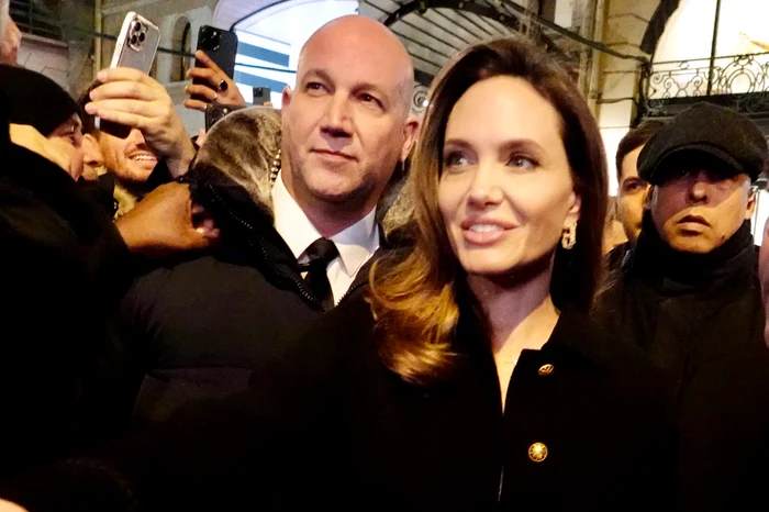 Angelina Jolie la Paris, Profimedia (5) jpg