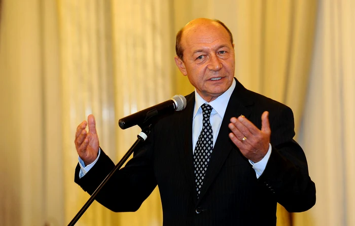 
    Traian Băsescu a încurajat românii din diaspora să #voLteze20Foto: Arhiva personală  