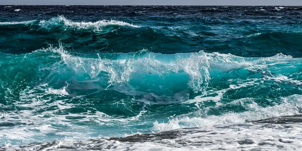 ocean valuri pixabay jpg