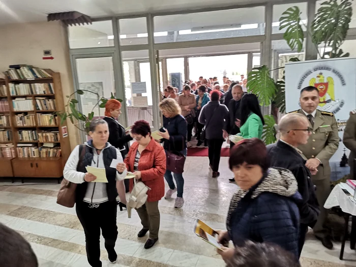 Șomeri de toate vârstele la Bursa pentru absolvenți FOTo: A.M.