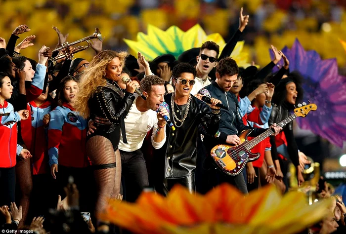 Beyonce, alături de Bruno Mars şi de formaţia Coldplay