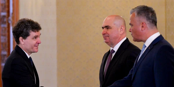 Nicușor Dan, Ilie Bolojan și Adrian Veștea FOTO Mediafax 