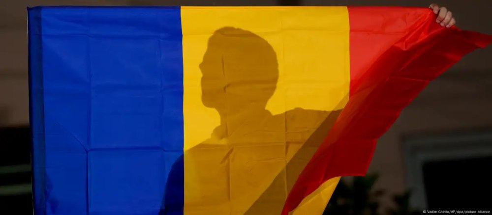 Cine creează haosul? AUR, nepalezii sau rasismul de stat?