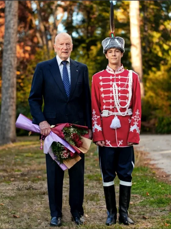 Regele Simeon al Bulgariei cu nepotul său, Simeon Hassan Instagram png