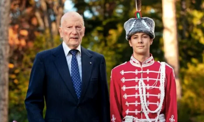 Regele Simeon al Bulgariei cu nepotul său, Simeon Hassan   Instagram png