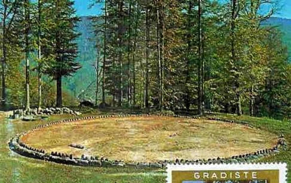 sarmizegetusa regia ilustrate din anii 70