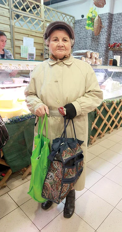 IuliaMarinescu,  85 de ani,  dă mai mulţi bani pe medicamente decât pe mâncare