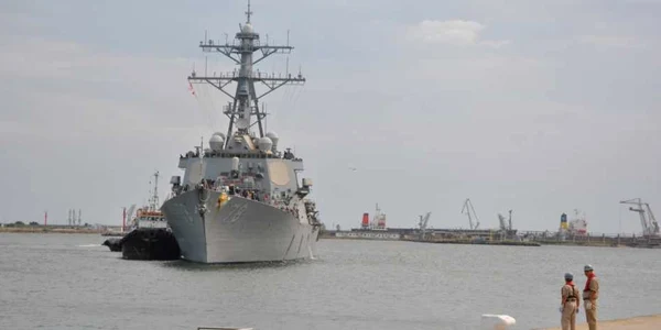 sursa foto fortele navale romane - uss porter