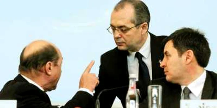 Traian Băsescu le-a transmis recent lui Emil Boc şi Traian Igaş că această comasare trebuie să fie asociată cu reorganizarea, proiect abandonat între timp
