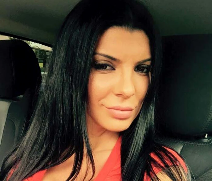
    Andreea a atras toate privirile pe plaja din Turcia FOTO: Arhiva personală  