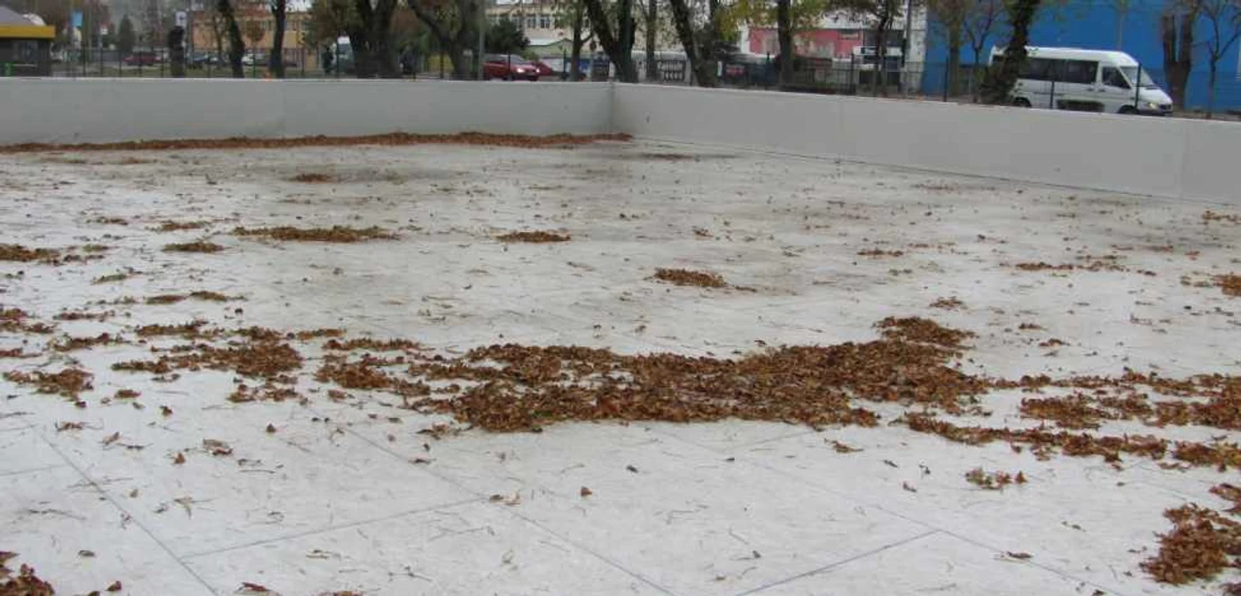 Patinoarul din gheaţă uscată a fost demolat FOTO: Ştefan Borcea