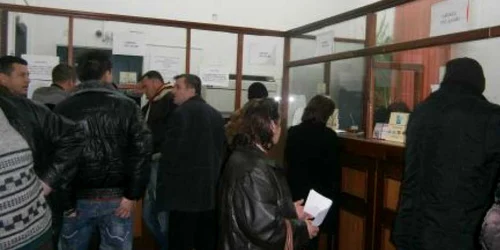  În ultimele zile ale anului 2011 a fost aglomeraţie la Direcţia de Impozite Locale 