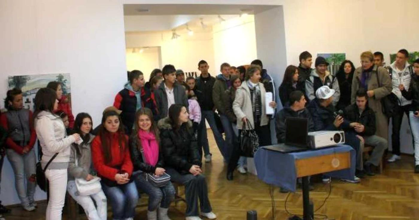 Foto arhivă: Mii de elevi vor lua parte la evenimente