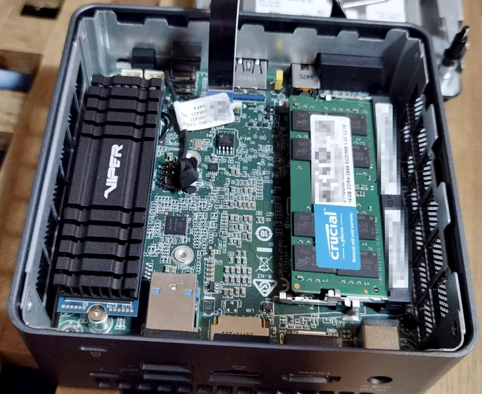 Intel NUC 10 i7FNH FOTO Adrian Pogîngeanu