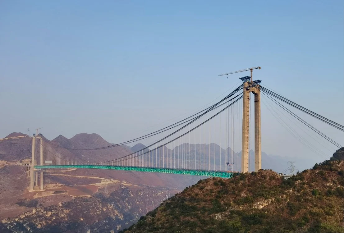Podul Canionului Huajiang din China, finalizat înainte de termen. FOTO: X