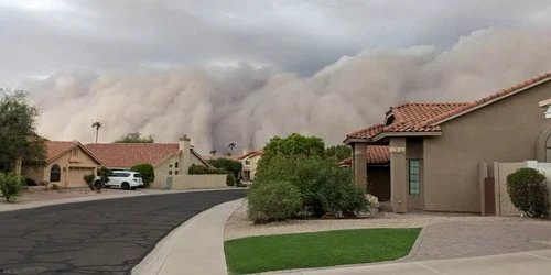 furtuna de praf haboob in phoenix, arizona foto X