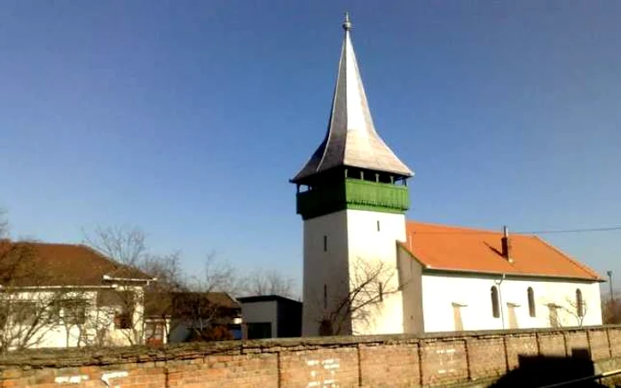 Biserica din Peştişu Mare. SURSA: Panoramio.