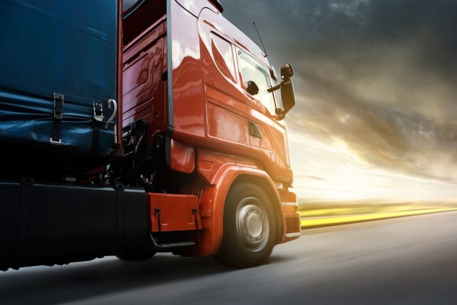 Un șofer de camion a stat beat într-o parcare din Germania, timp de peste o săptămână. Ce le-a spus polițiștilor