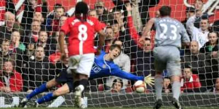 FOTBAL: Manchester United şi Liverpool, pentru titlul cu numărul 19