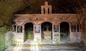 manastiri izolate, foto shutterstock jpg