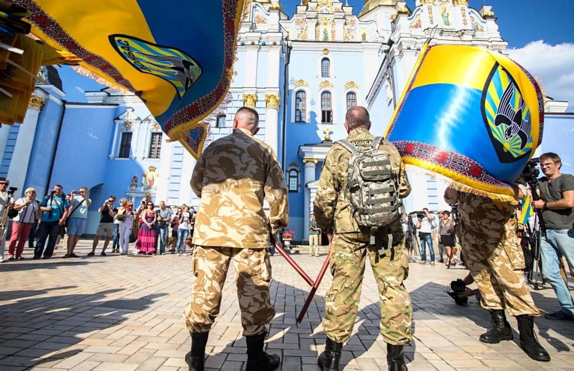 Luptele au reizbucnit în estul Ucrainei, pe măsură ce separatiştii au primit armament greu din Rusia