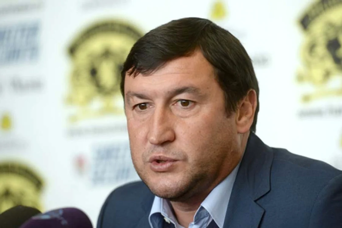 
    Viorel Moldovan  