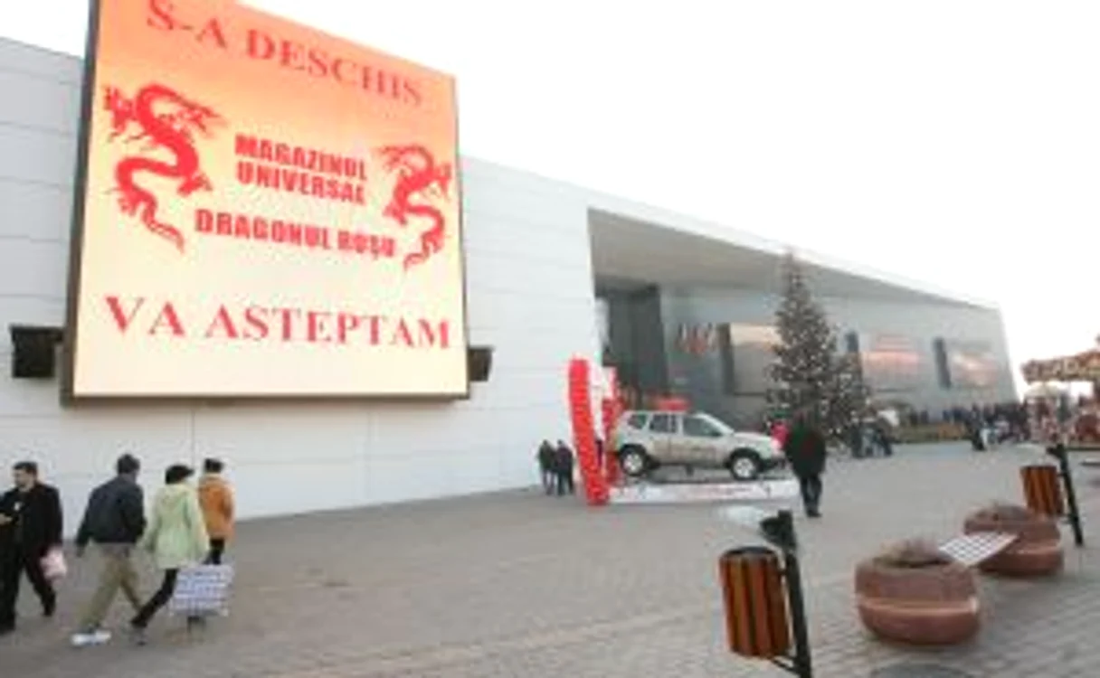 Joi, 1 decembrie, începând cu ora 9.00, a avut loc deschiderea Magazinului Universal Dragonul Roşu