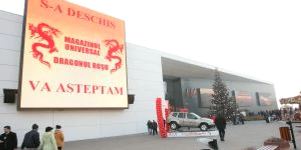 Joi, 1 decembrie, începând cu ora 9.00, a avut loc deschiderea Magazinului Universal Dragonul Roşu