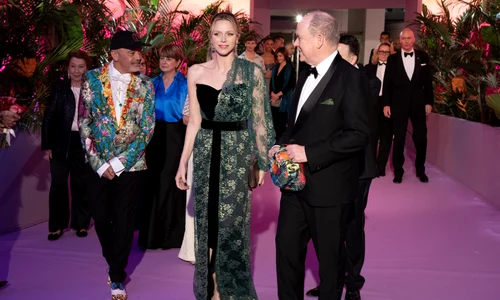 Christian Louboutin, Prințesa Charlene și Prințul Albert la Balul Rozelor din Monaco 2025   GettyImages 2207592002 jpg