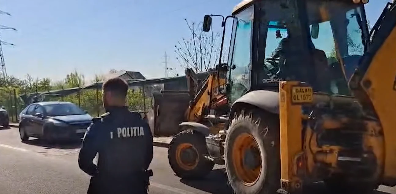 Angajat de la salubrizare, oprit cu greu în zona dronei prăbușite din Galați: „Am venit să iau drona”