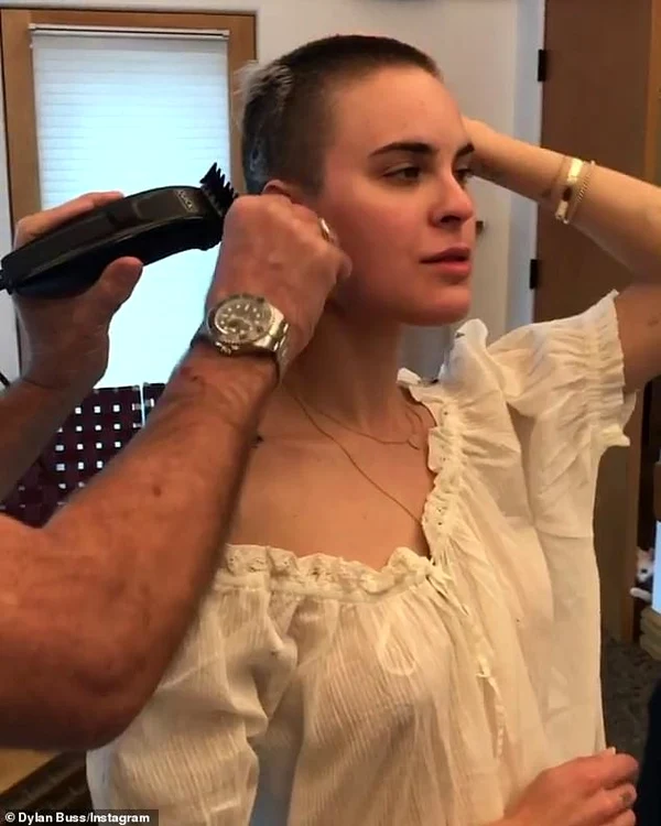 Tallulah a trecut printr-o schimbare radicală de look, iar Bruce i-a fost alături