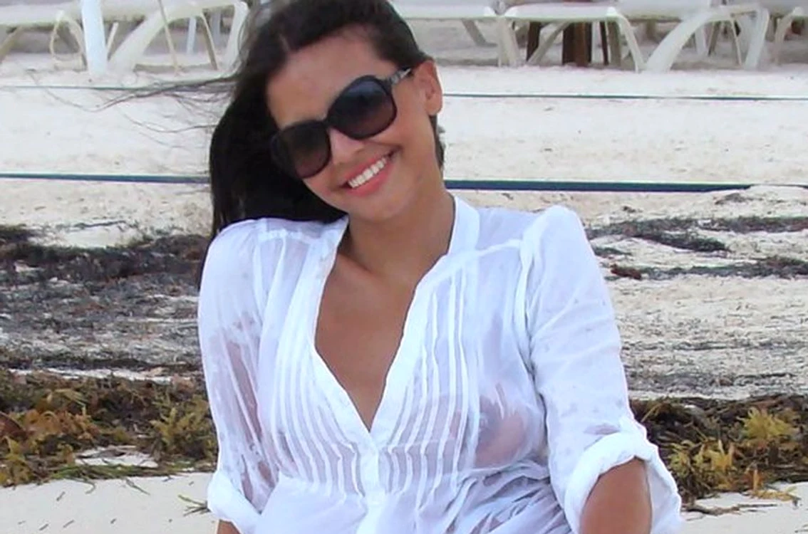 Bruneta nu a câştigat degeaba titul Miss România în 2010
